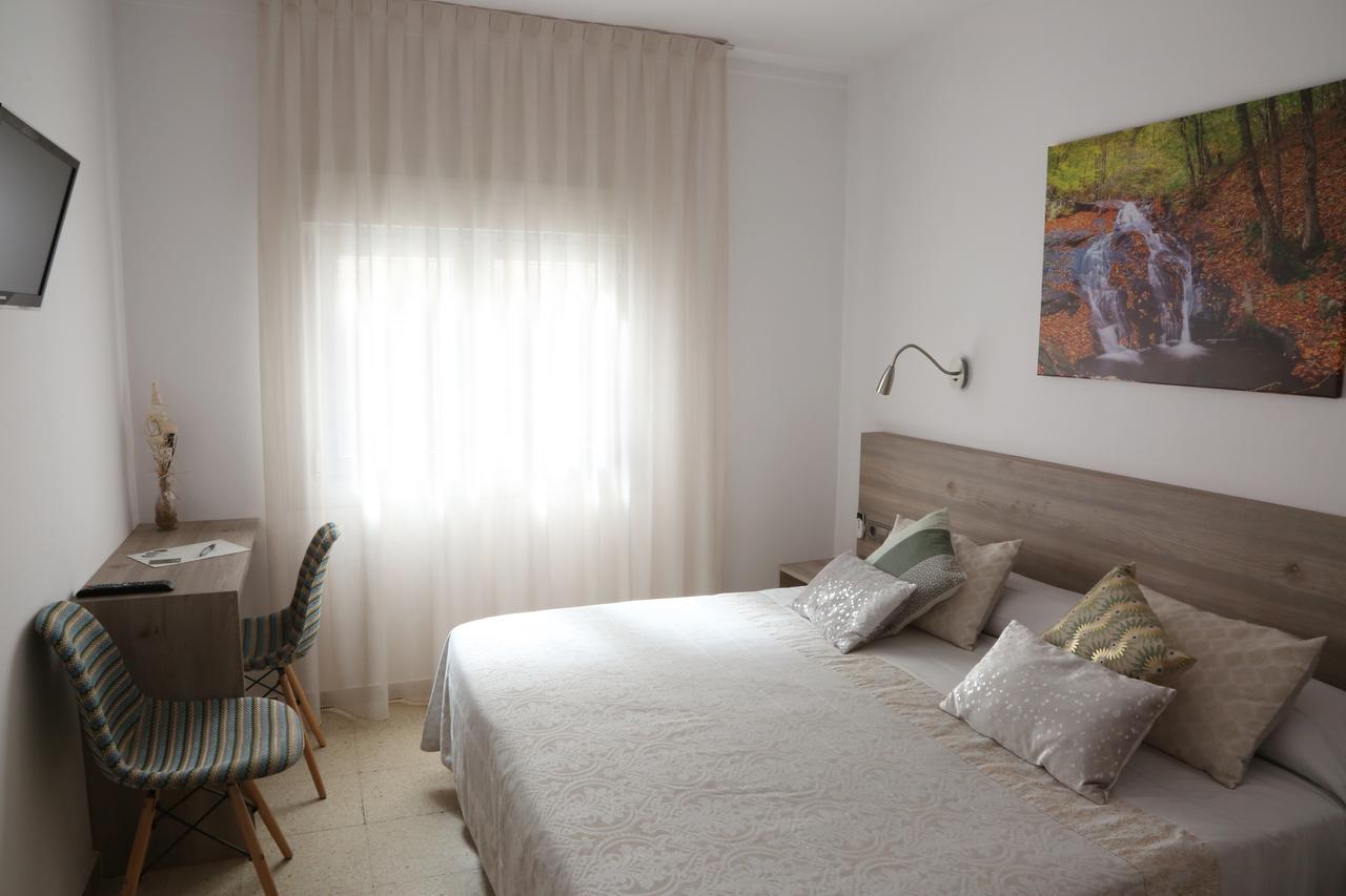 Hostal Torras Sant Hilari Sacalm Exterior foto